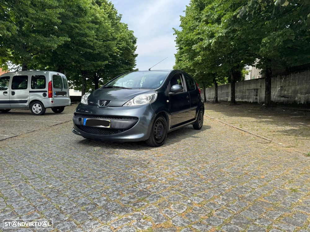 Peugeot 107 1.0 Urban - 1