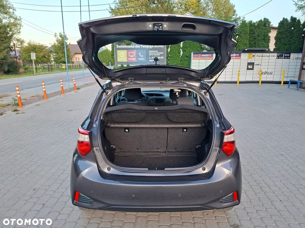 Toyota Yaris Hybrid 100 Premium - 7