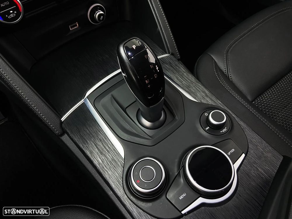Alfa Romeo Stelvio 2.2 D Super AT8 - 24