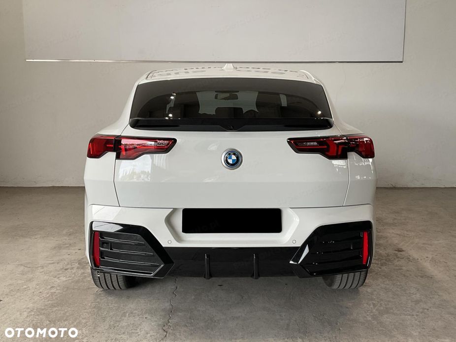 BMW iX2 - 7
