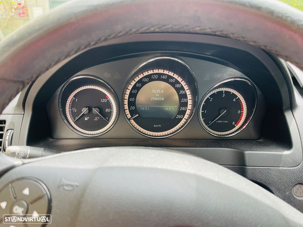 Mercedes-Benz C 200 - 3