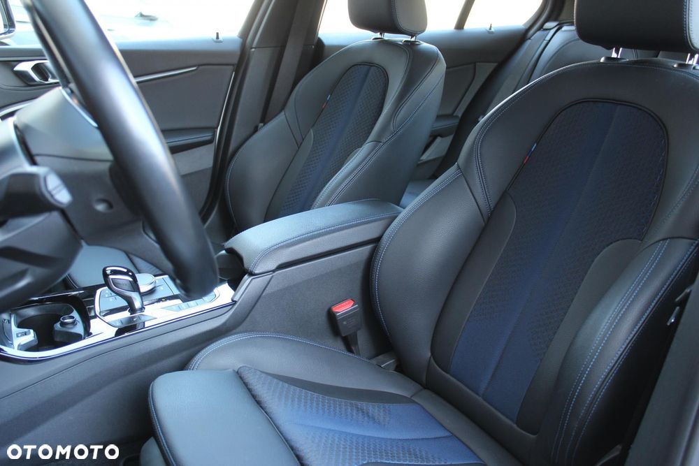 BMW Seria 1 118i M Sport - 8