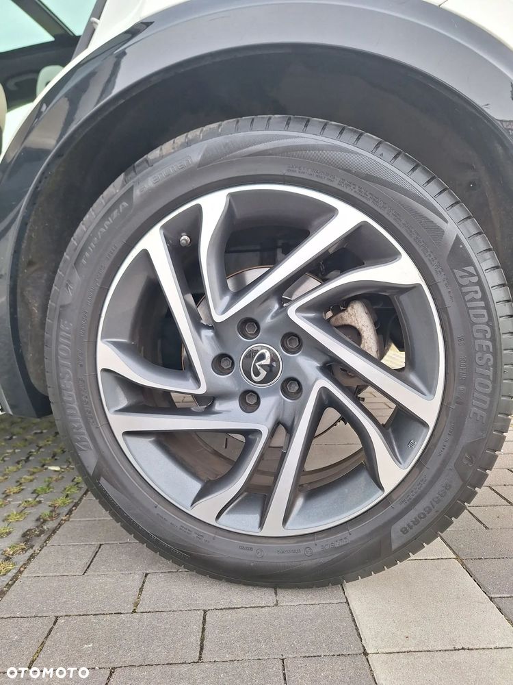 Infiniti Q30 1.6t Premium 7DCT - 15