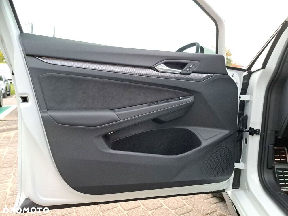 Volkswagen Golf 1.5 eTSI mHEV R-Line Plus DSG - 12