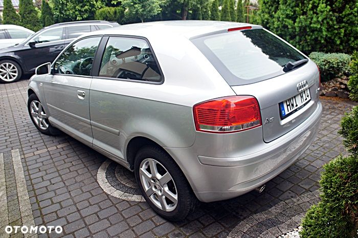 Audi A3 3-drzwiowe 1.6 Ambiente - 12
