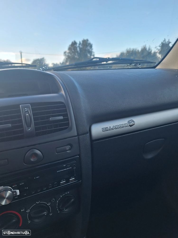 Renault Clio 1.2 16V Billabong - 6