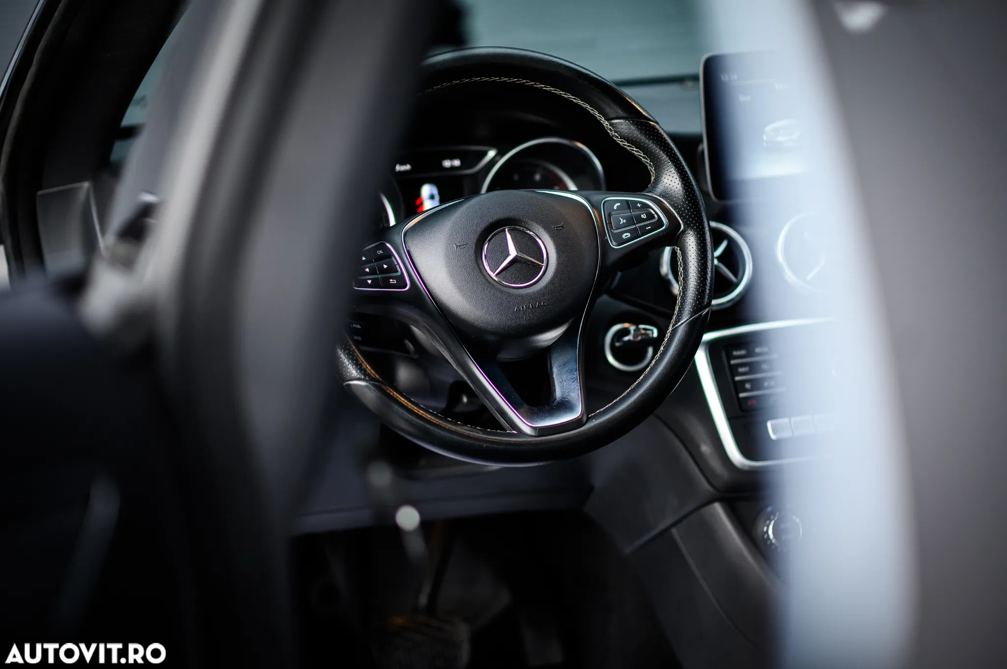 Mercedes-Benz CLA 250 7G-DCT - 17