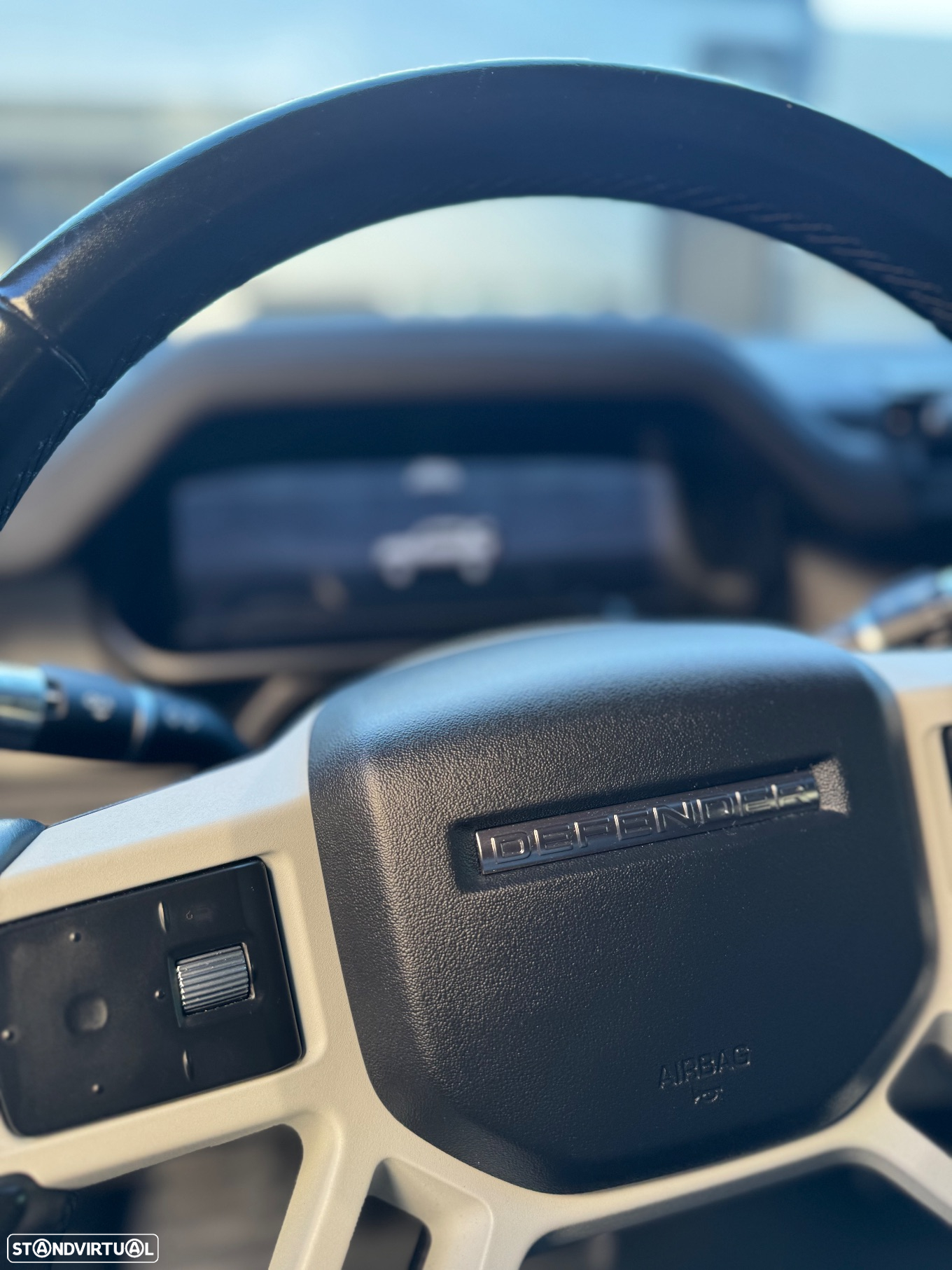 Land Rover Defender 2.0 D 110 AWD SE - 5