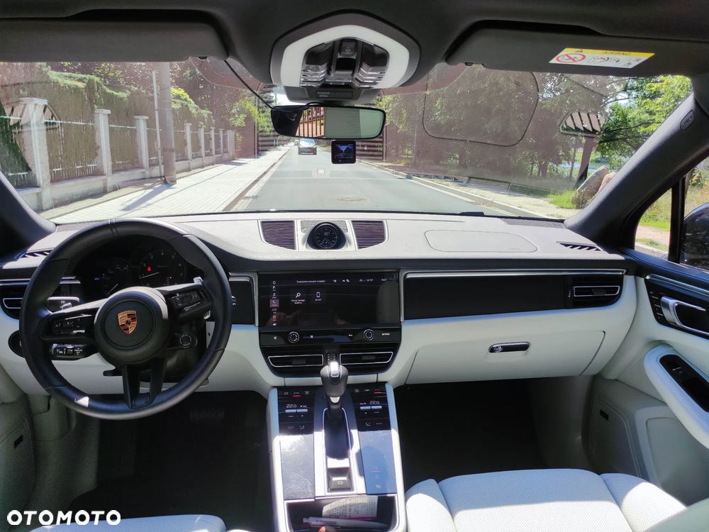 Porsche Macan T - 11