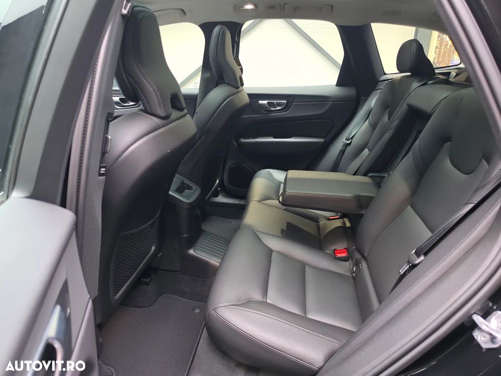 Volvo XC 60 T6 AWD Recharge Geartronic Inscription Expression - 27