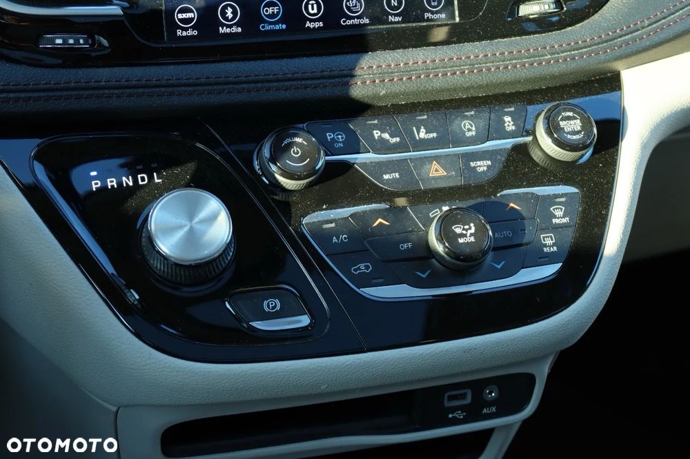 Chrysler Pacifica - 25