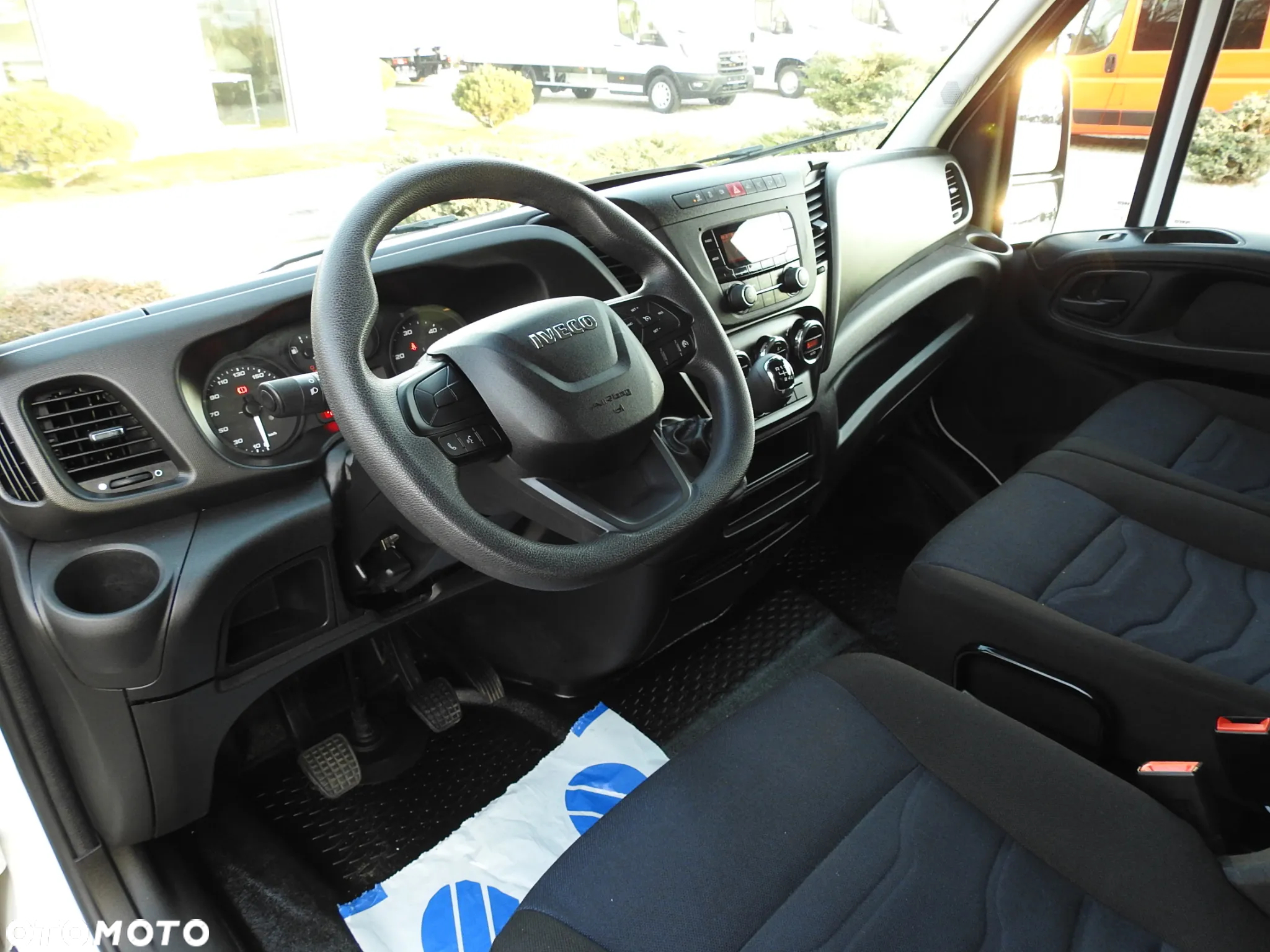 Iveco DAILY 35S16 KONTENER WINDA 8 PALET TEMPOMAT KLIMATYZACJA BLIŹNIACZE KOŁA 160KM [ 689599 ] - 3