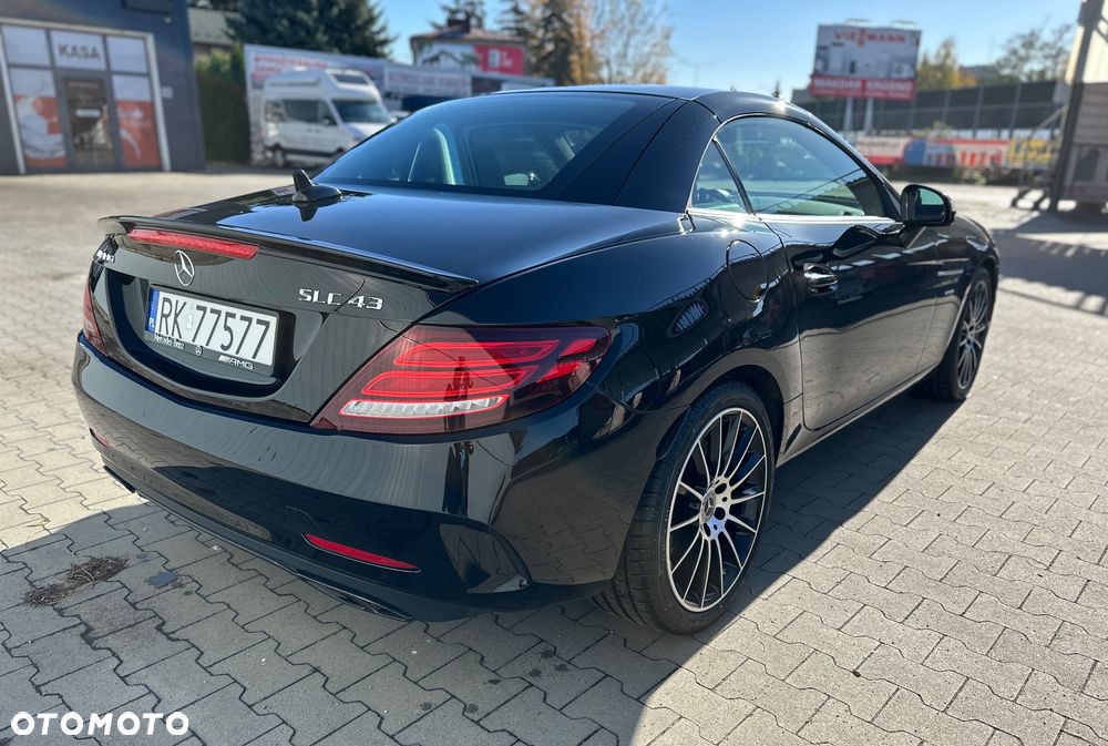 Mercedes-Benz SLC AMG 43 9G-TRONIC - 9