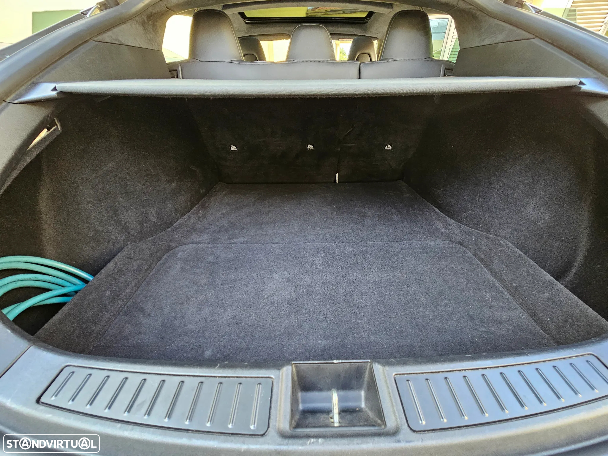 Tesla Model S - 14