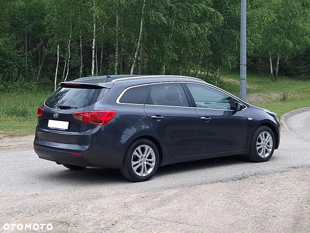Kia Ceed 1.6 GDI ISG Platinum Edition - 3