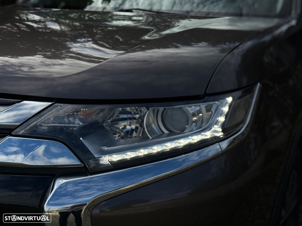 Mitsubishi Outlander 2.2 DI-D 4WD Intense - 5