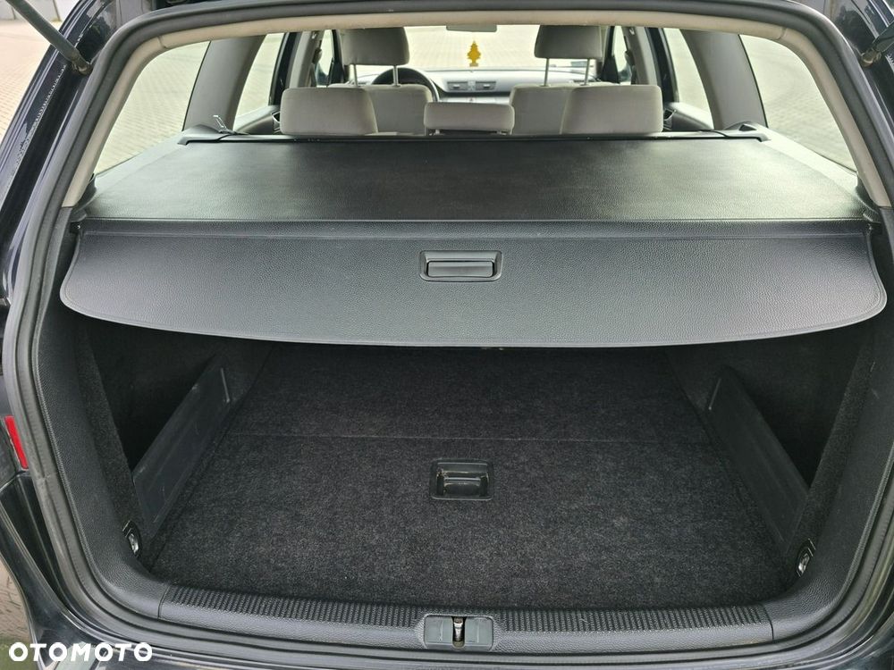 Volkswagen Passat - 22
