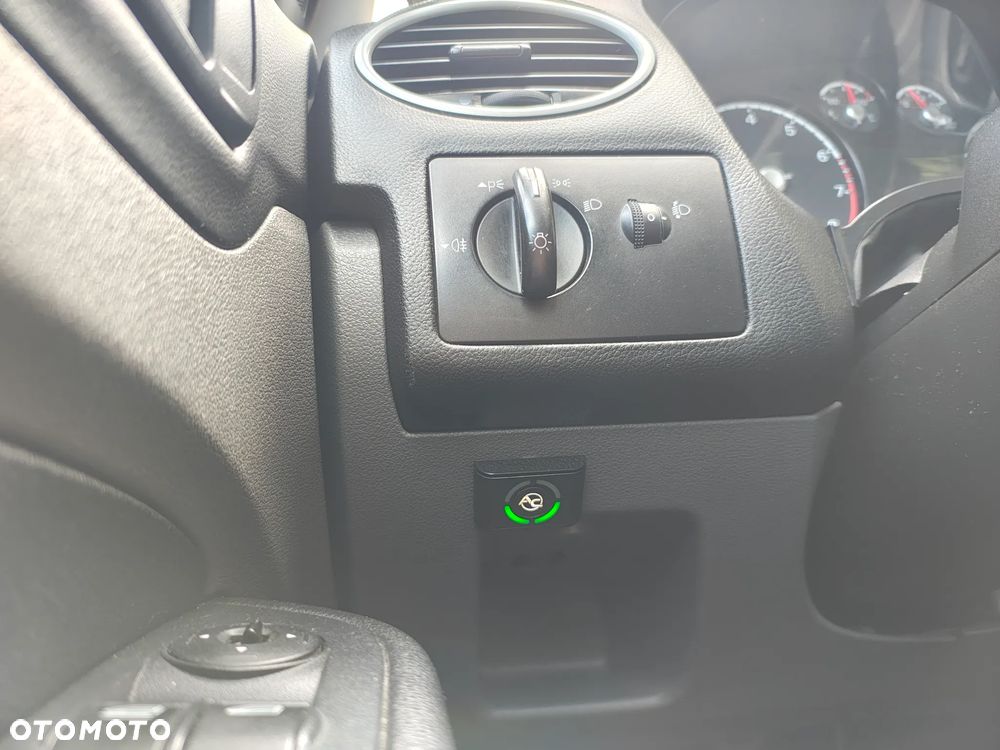 Ford Focus 1.6 Trend - 12