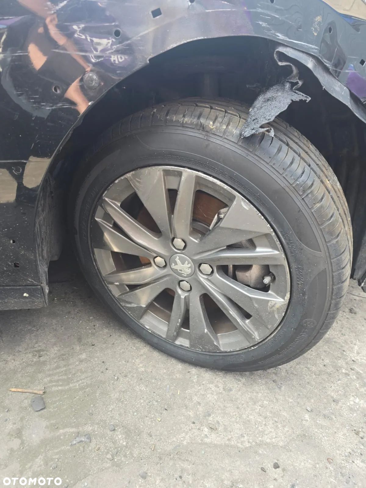 Peugeot 208 - 1