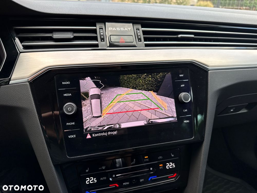 Volkswagen Passat - 16
