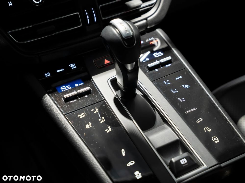 Porsche Macan S - 23
