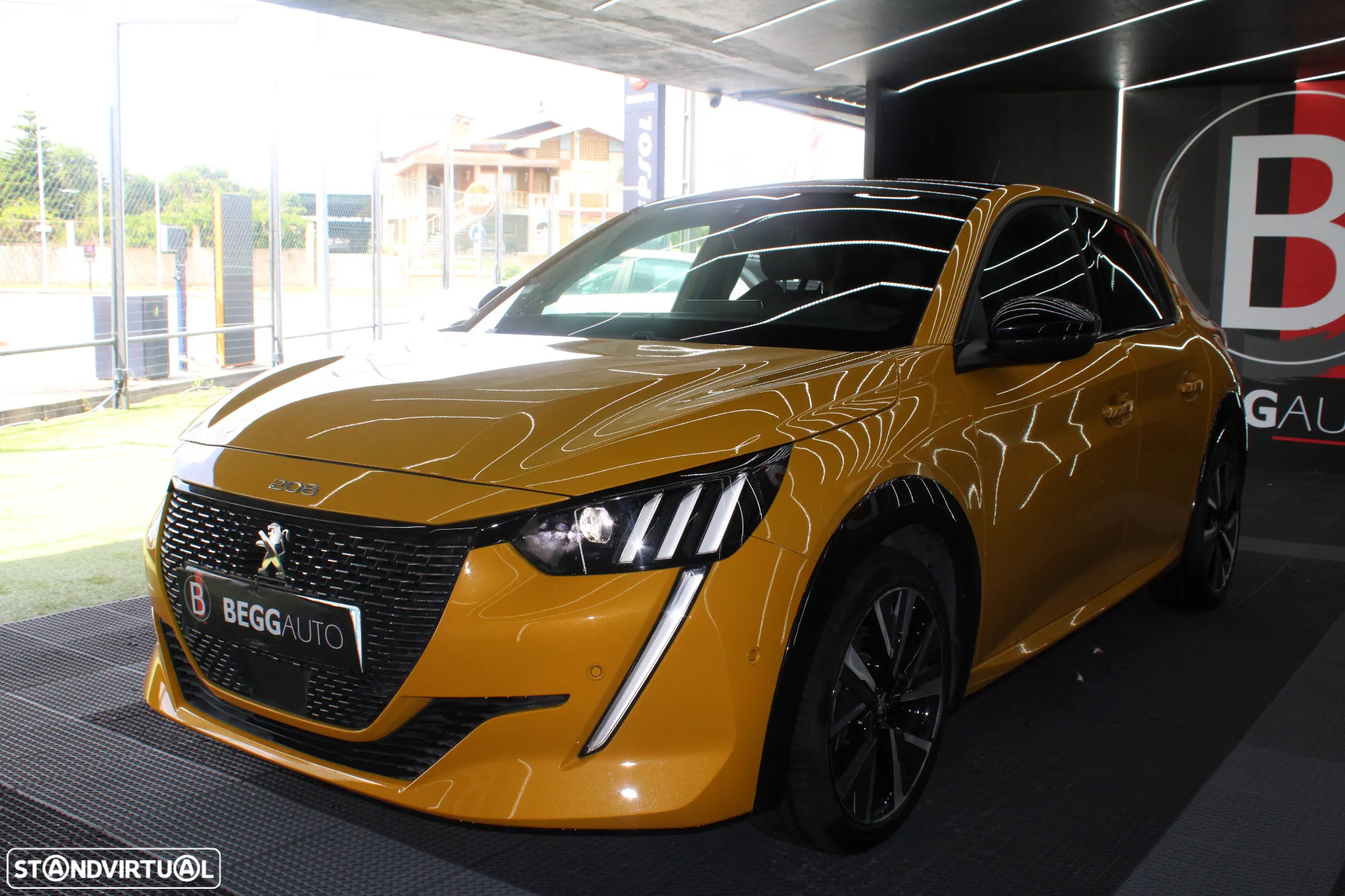 Peugeot 208 PureTech 130 EAT8 GT - 4