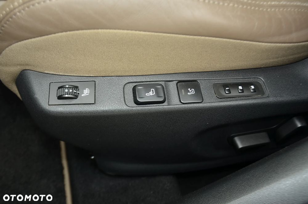 Citroën DS4 e-HDi 115 SoChic - 27