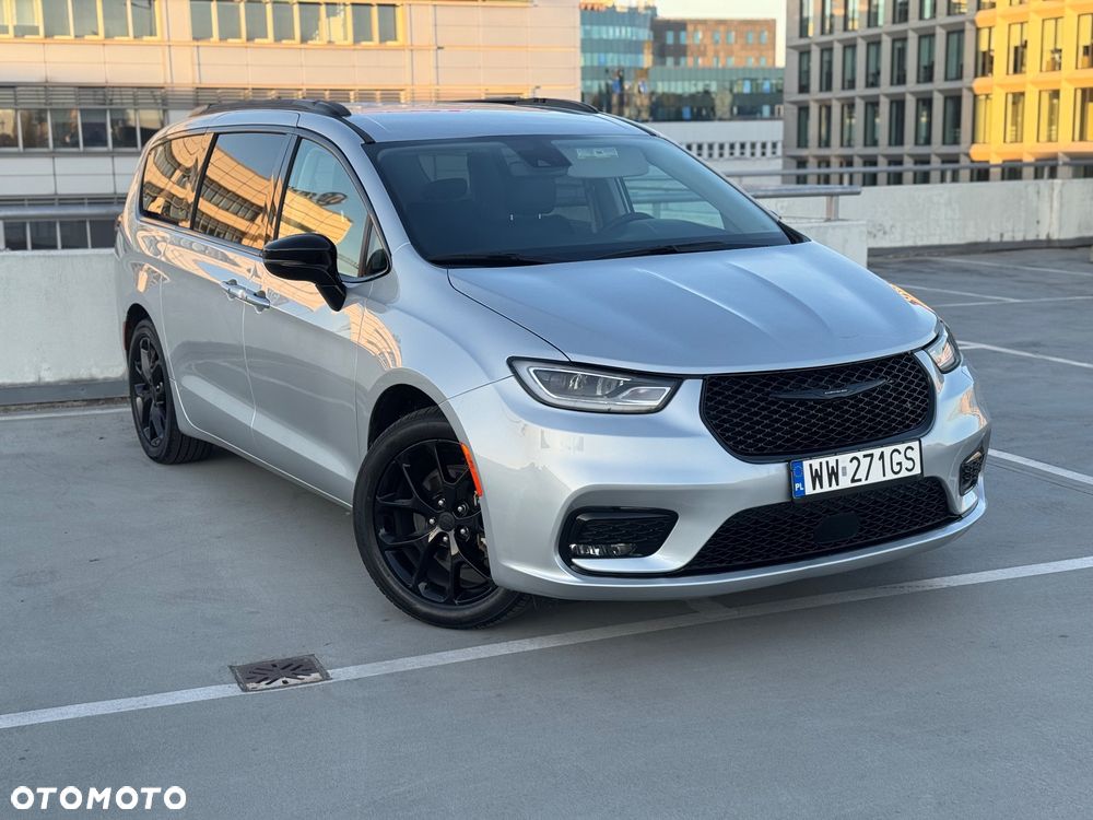 Chrysler Pacifica - 2