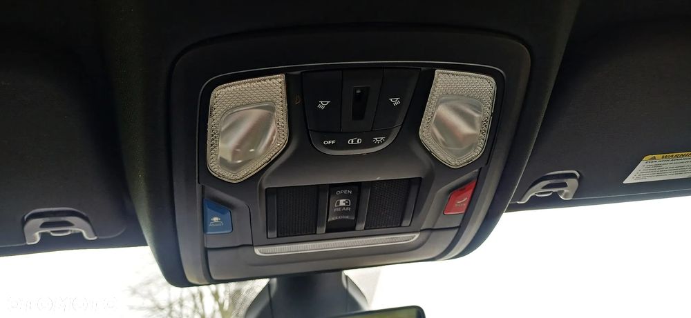 RAM 1500 Crew Cab Shortbed Bighorn - 24