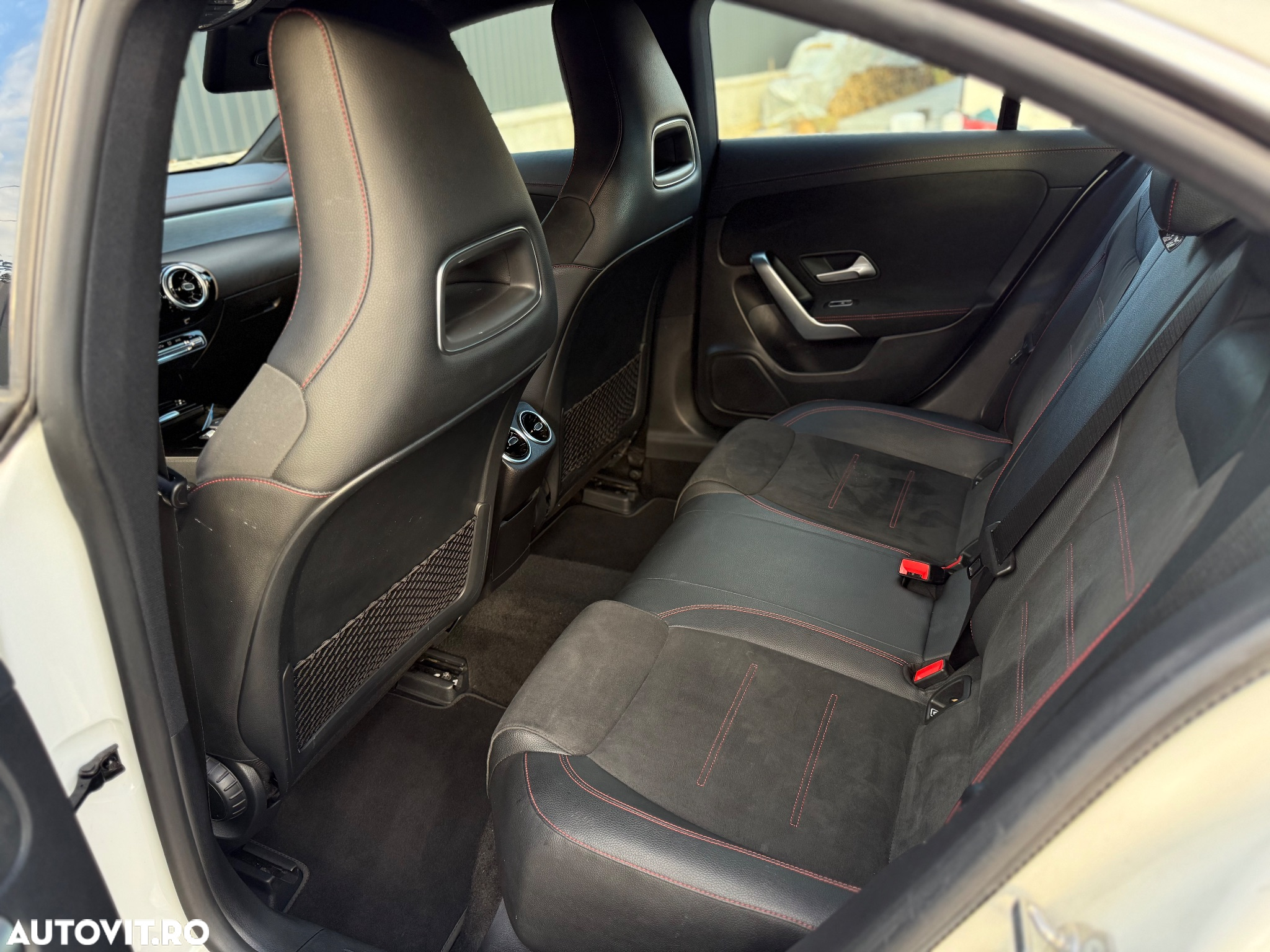 Mercedes-Benz CLA 180 d Shooting Brake 7G-DCT AMG Line - 12