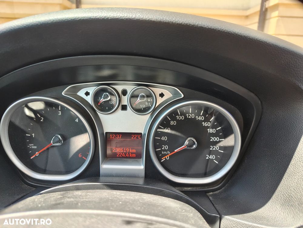 Ford Focus 1.6i Titanium - 6
