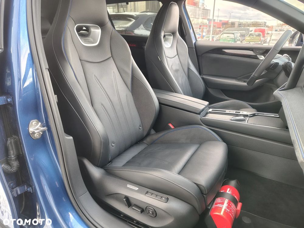 Volkswagen Passat - 14