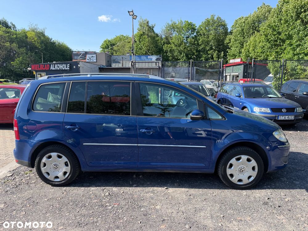 Volkswagen Touran 2.0 TDI DPF BlueMotion Technology DSG STYLE - 6