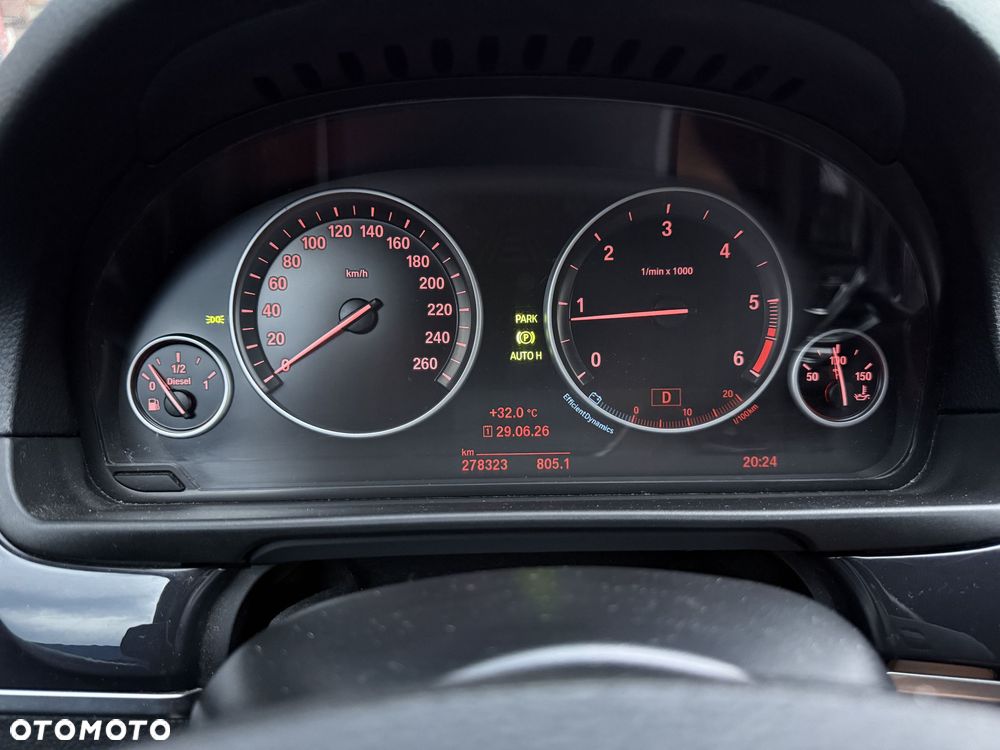 BMW Seria 5 520d xDrive - 9