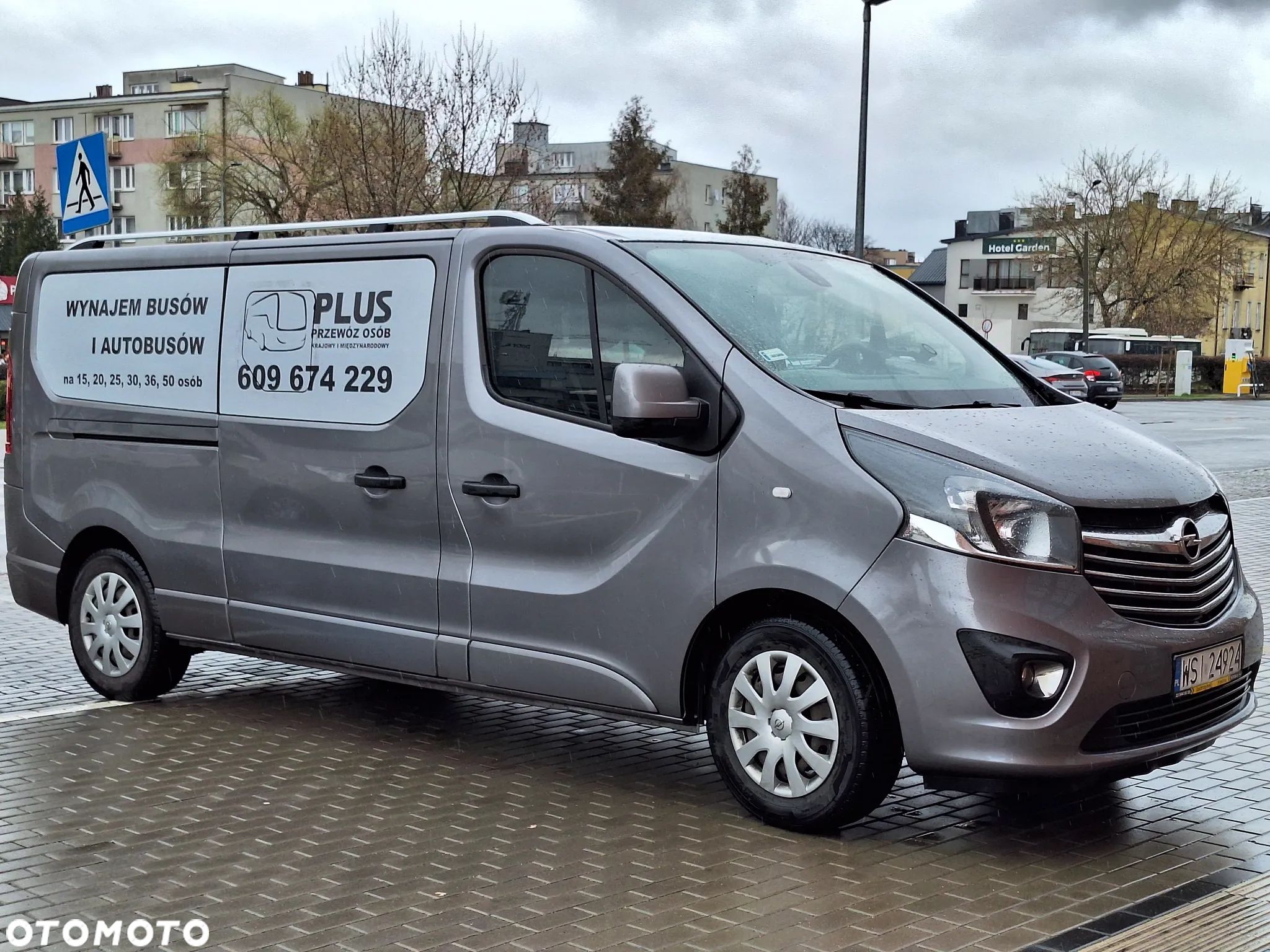 Opel Vivaro - 1
