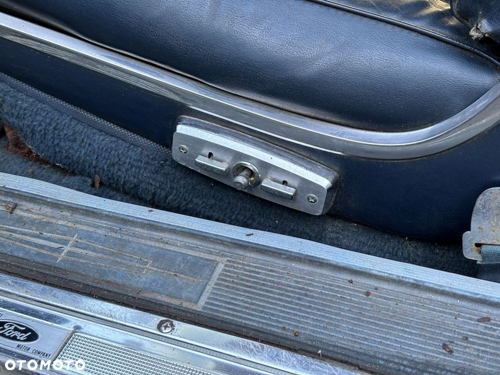 Lincoln Continental - 23