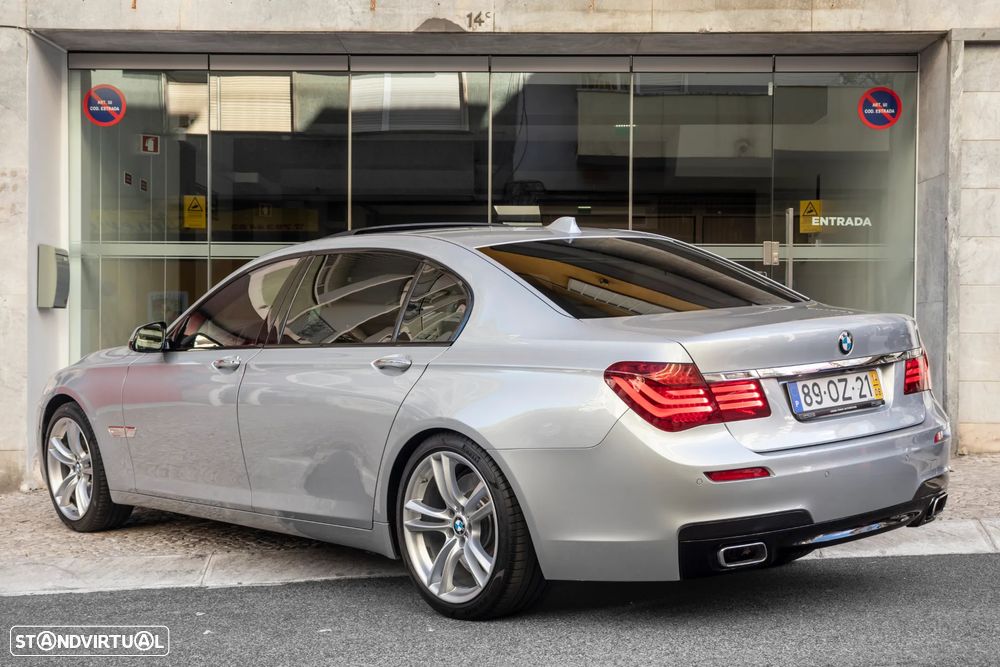 BMW 750 Li xDrive Pack M — fotografia 54