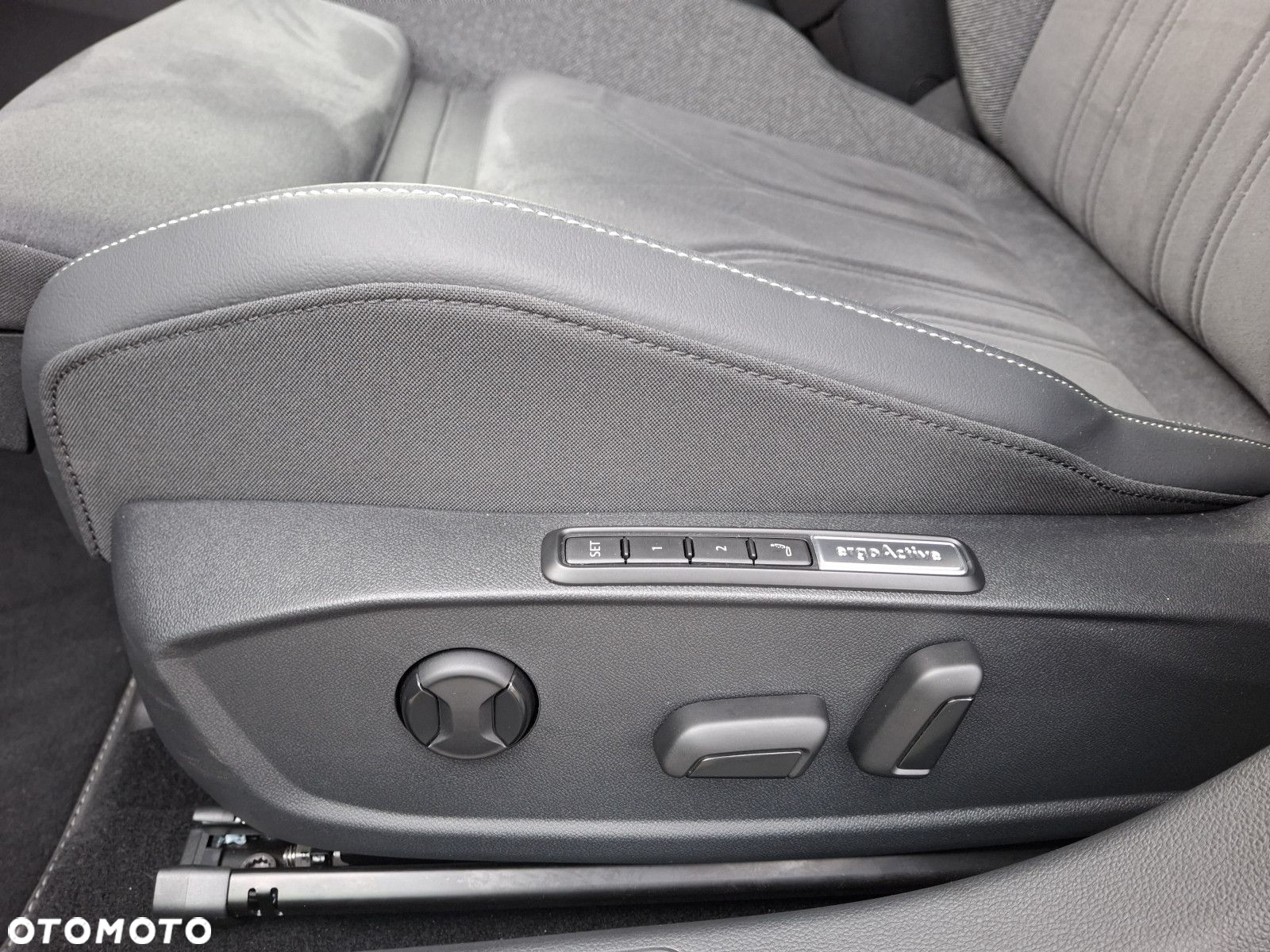 Volkswagen Golf - 8