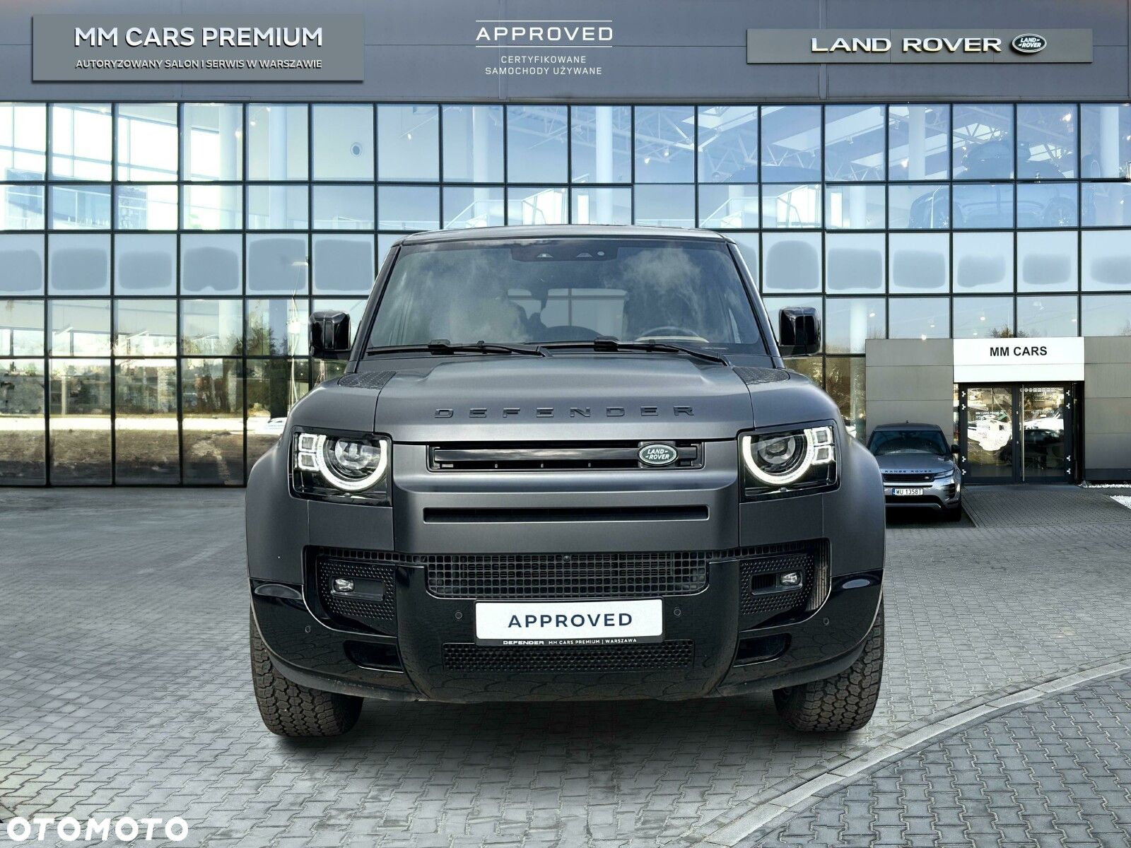 Land Rover Defender - 8