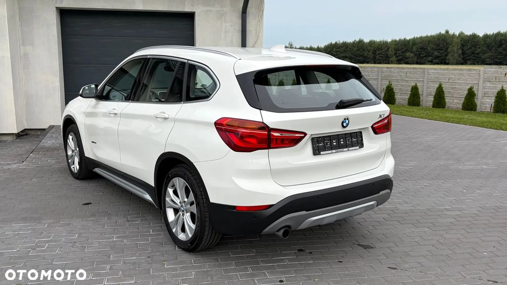 BMW X1 sDrive18i - 11