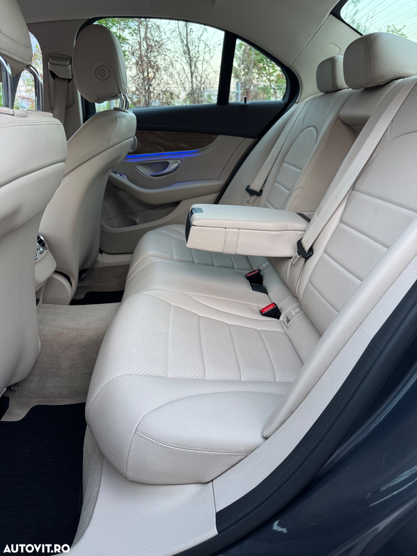 Mercedes-Benz C 300 BlueTec Hybrid - 26
