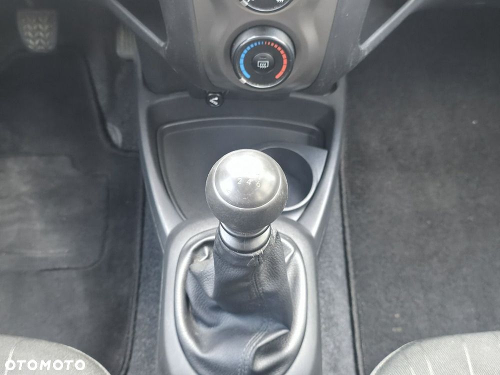 Toyota Yaris - 17