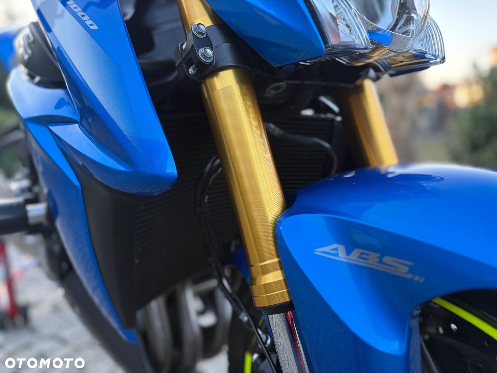 Suzuki GSX - 29