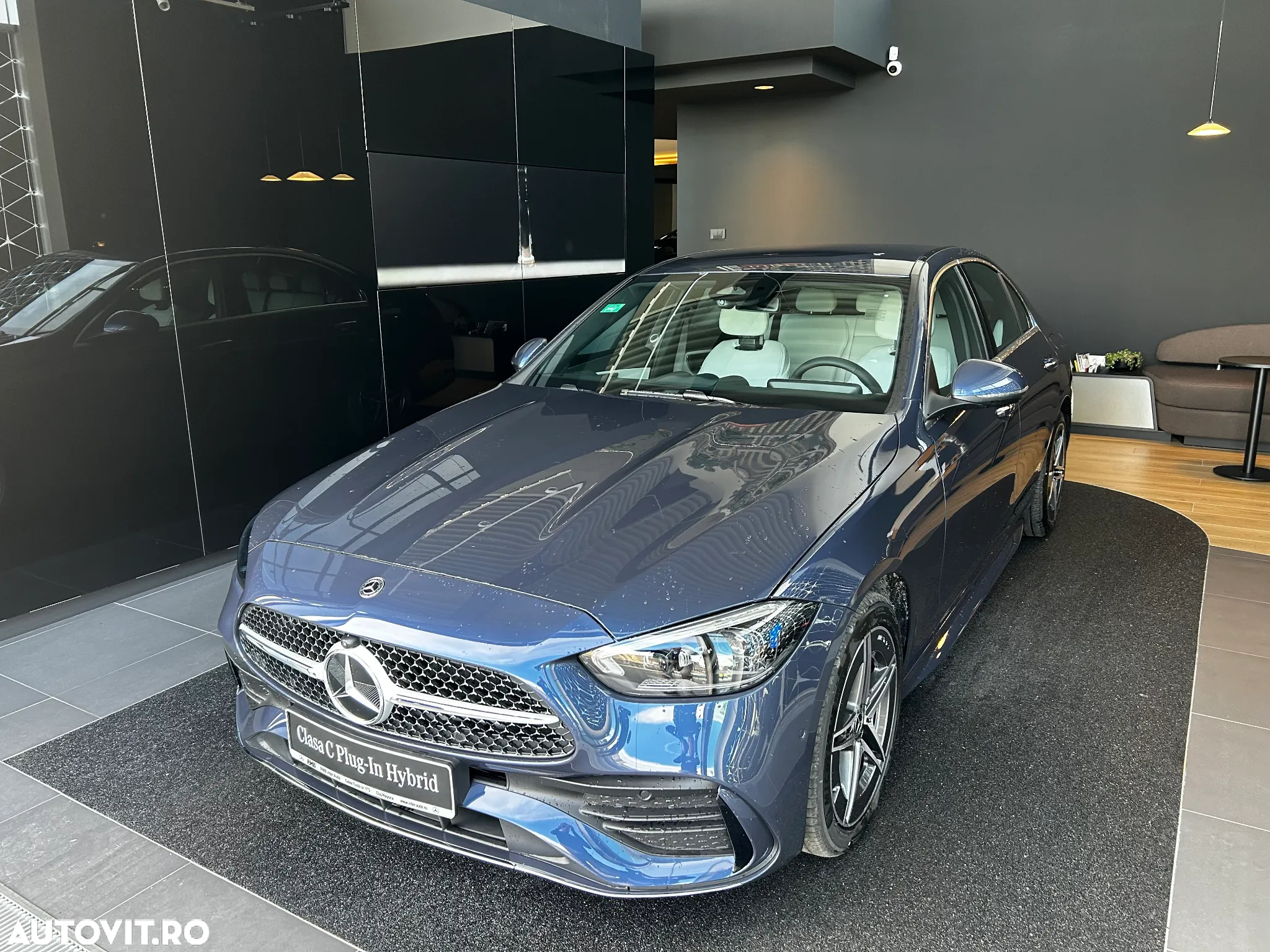 Mercedes-Benz C 300 e 4Matic 9G-TRONIC AMG Line - 3