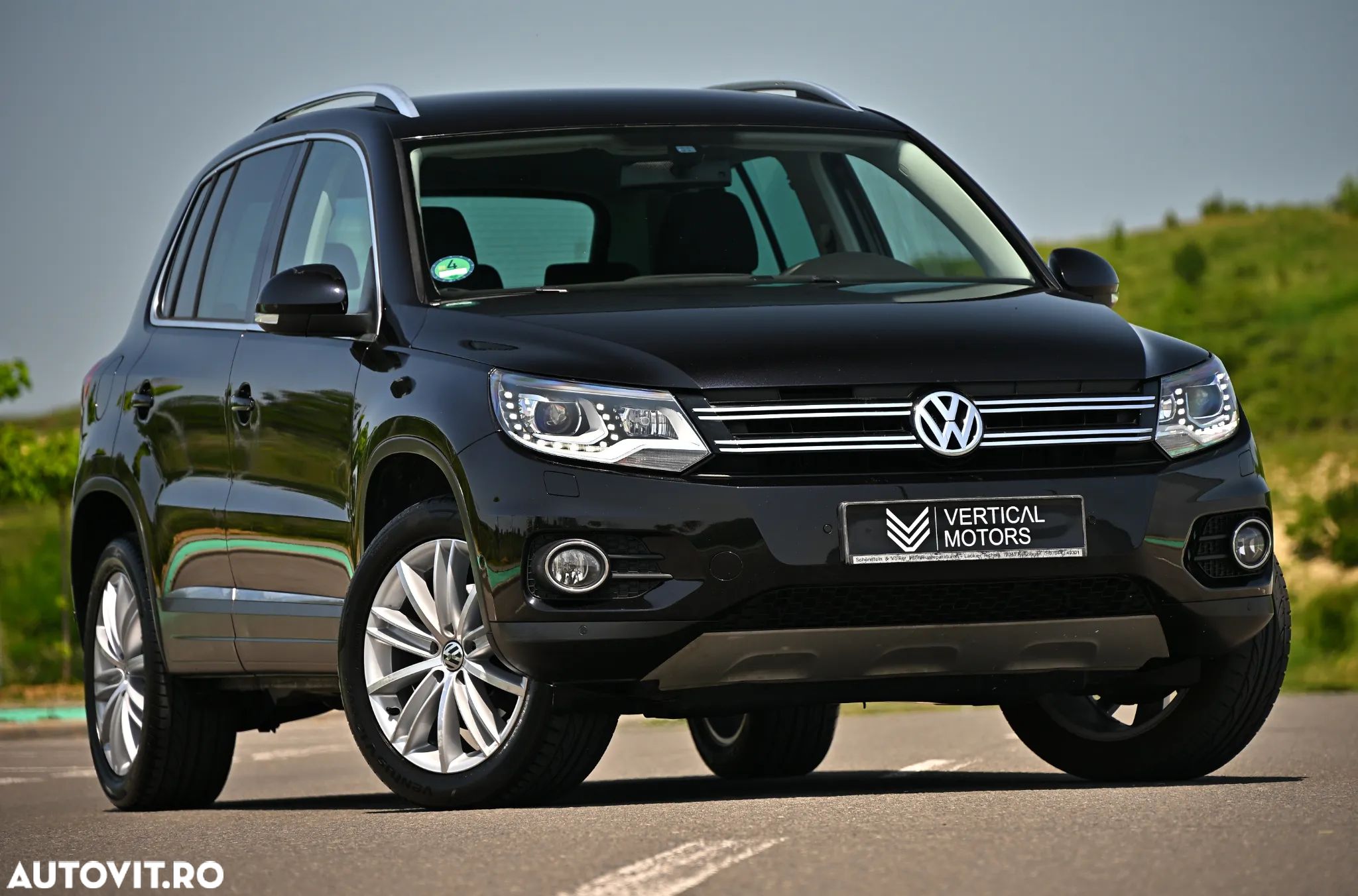 Volkswagen Tiguan 2.0 TDI 4Motion DSG Sport & Style - 1
