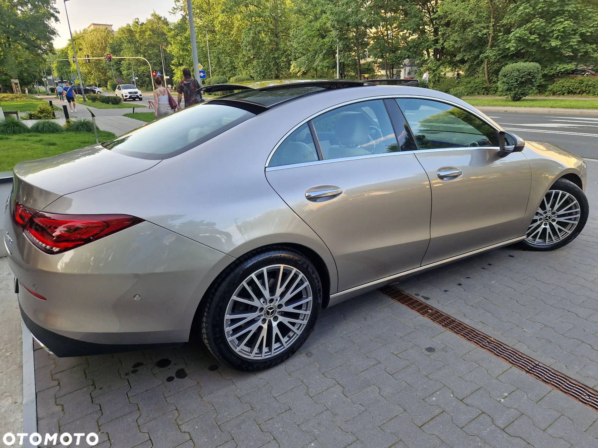 Mercedes-Benz CLA 220 4-Matic 7G-DCT - 18