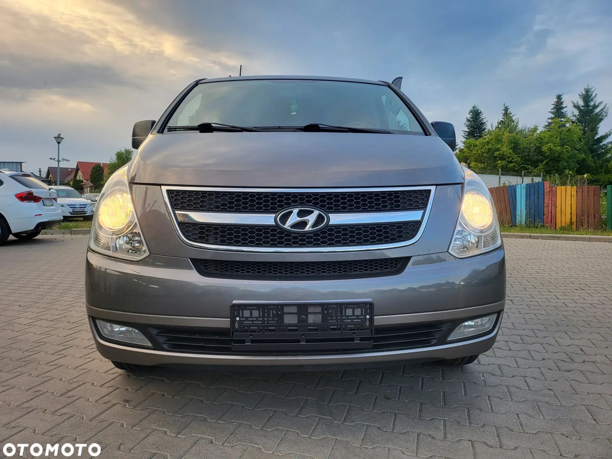 Hyundai H-1 2.5 CRDi Travel Family - 1