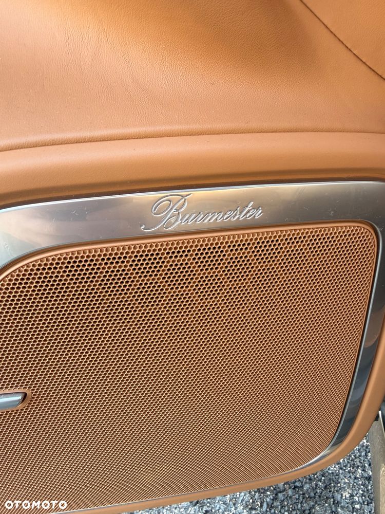 Porsche Cayenne - 25