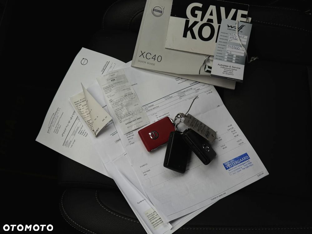 Volvo XC 40 D4 SCR AWD Momentum - 36