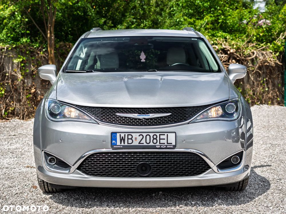 Chrysler Pacifica - 2